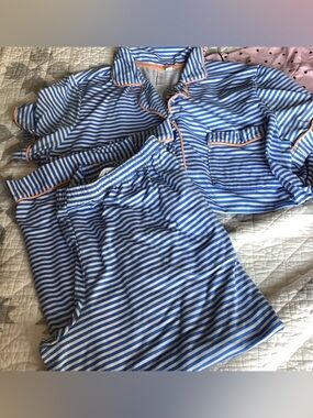 Joyspun Blue & White Striped cropped pant Pajama Setsize large